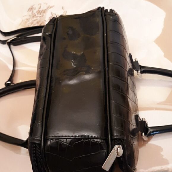 For Your Ease Travel Bag 3 compartment - Picture 7 of 8